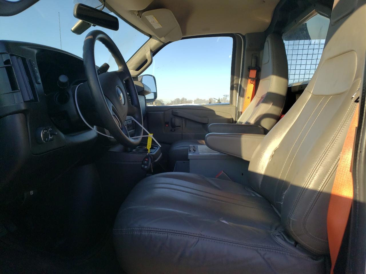 2018 Chevrolet Express G2500 VIN: 1GCWGAFP6J1184937 Lot: 70963545