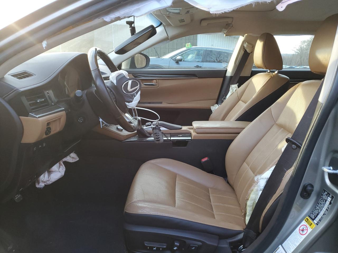 2016 Lexus ES - Image 7