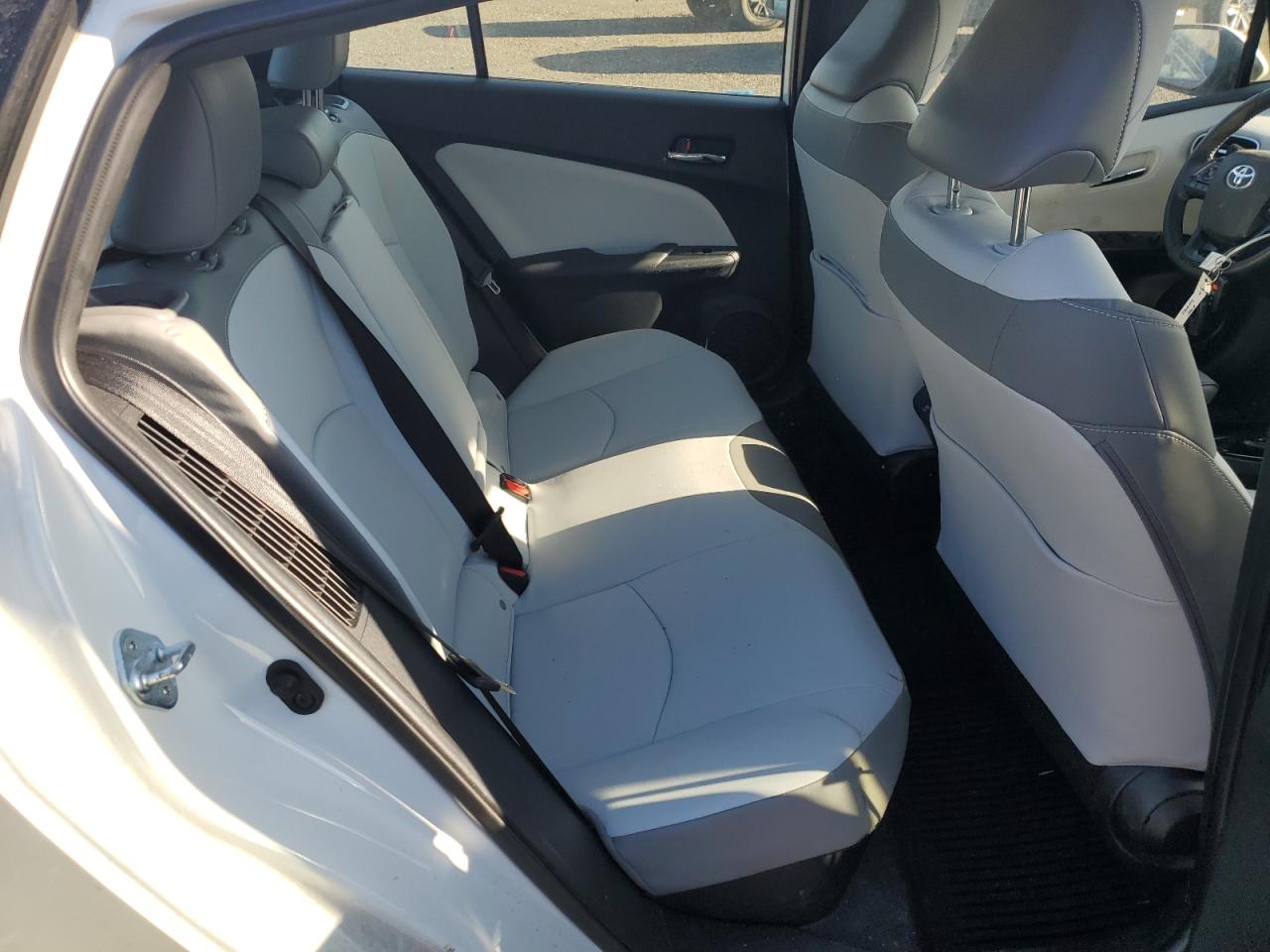 2022 Toyota Prius - Image 10