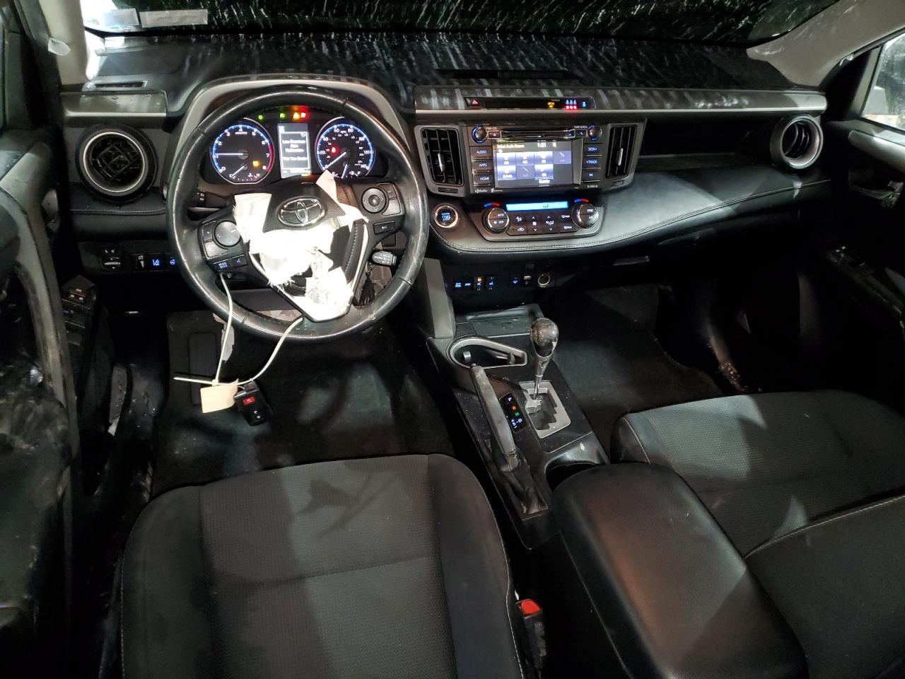 2018 Toyota RAV 4 - Image 8