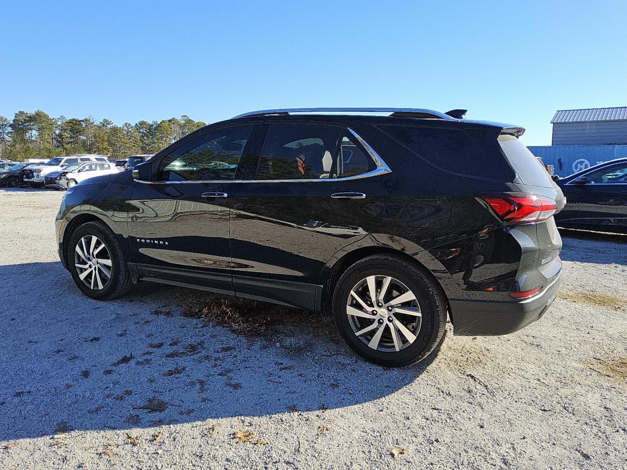 2023 Chevrolet Equinox - Image 2