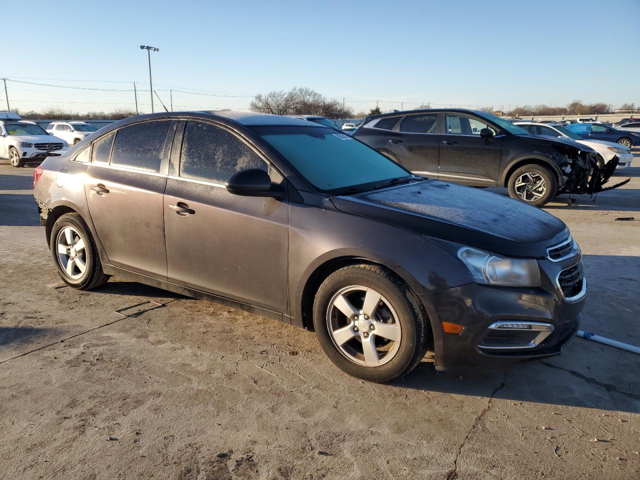 VIN 1G1PC5SB8F7107405 2015 CHEVROLET CRUZE no.4