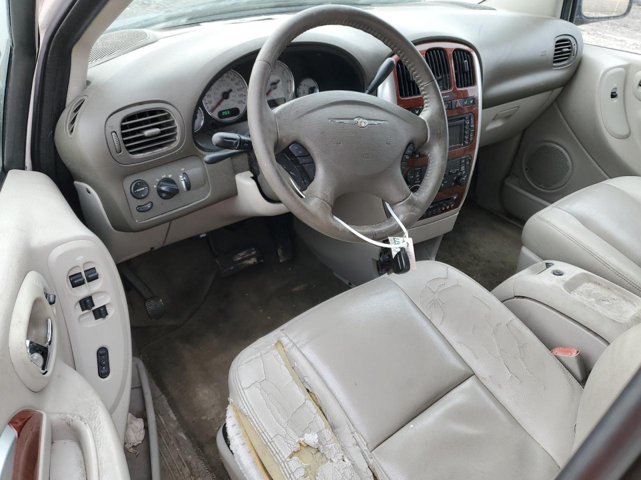 2006 Chrysler Town & Country - Image 8
