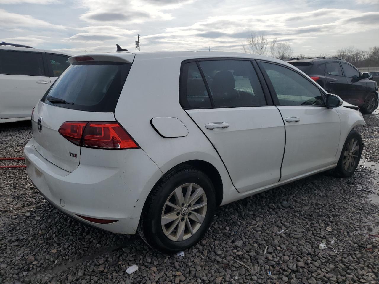 2016 Volkswagen Golf - Image 3