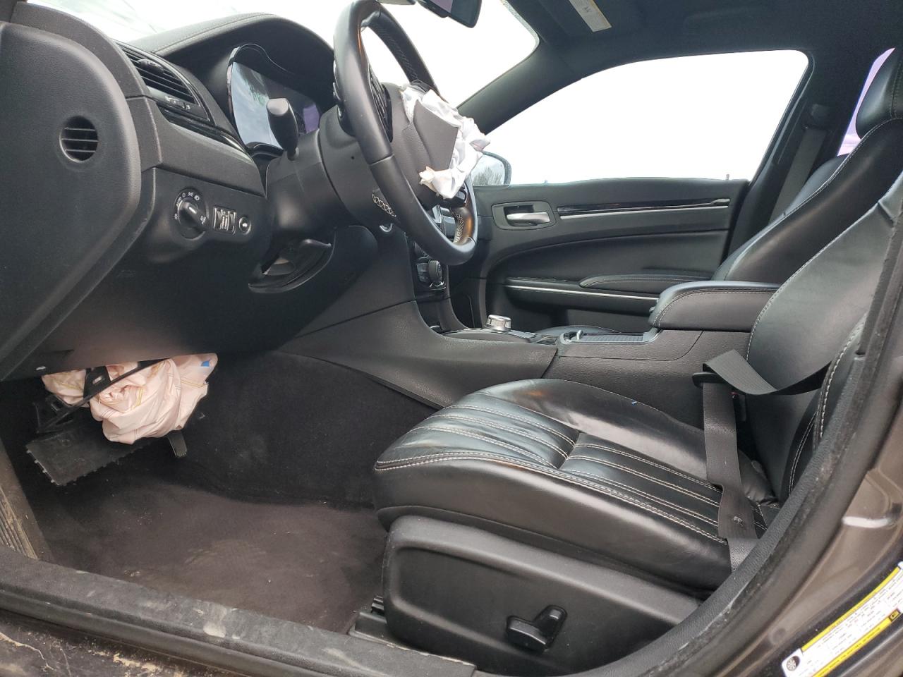 2018 Chrysler 300 - Image 7