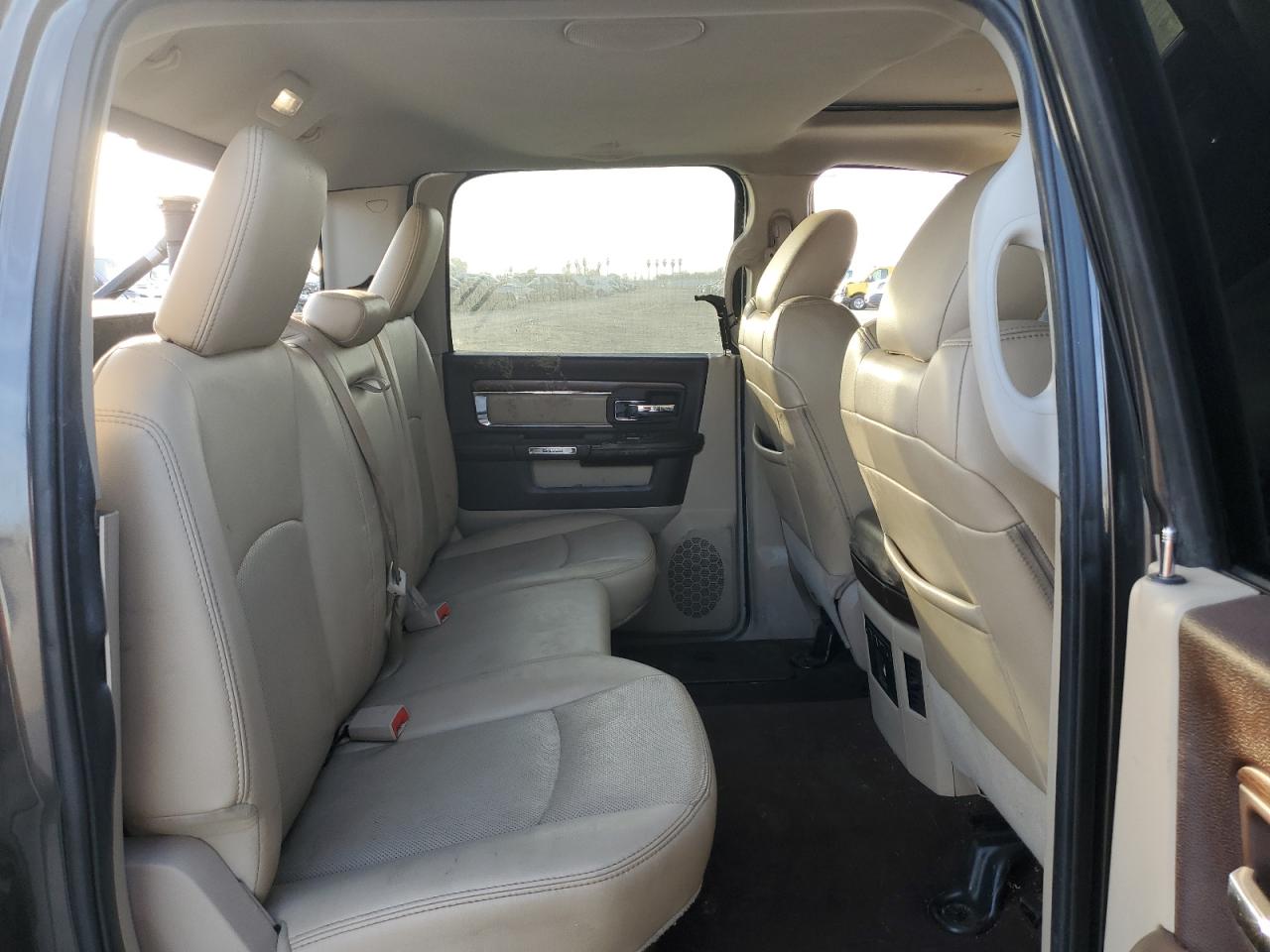 2017 RAM 3500 - Image 10