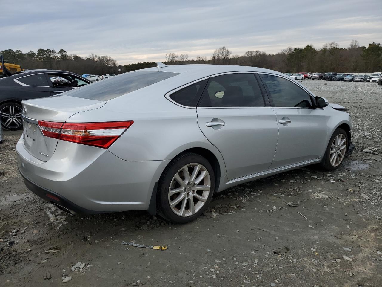 2013 Toyota Avalon - Image 3
