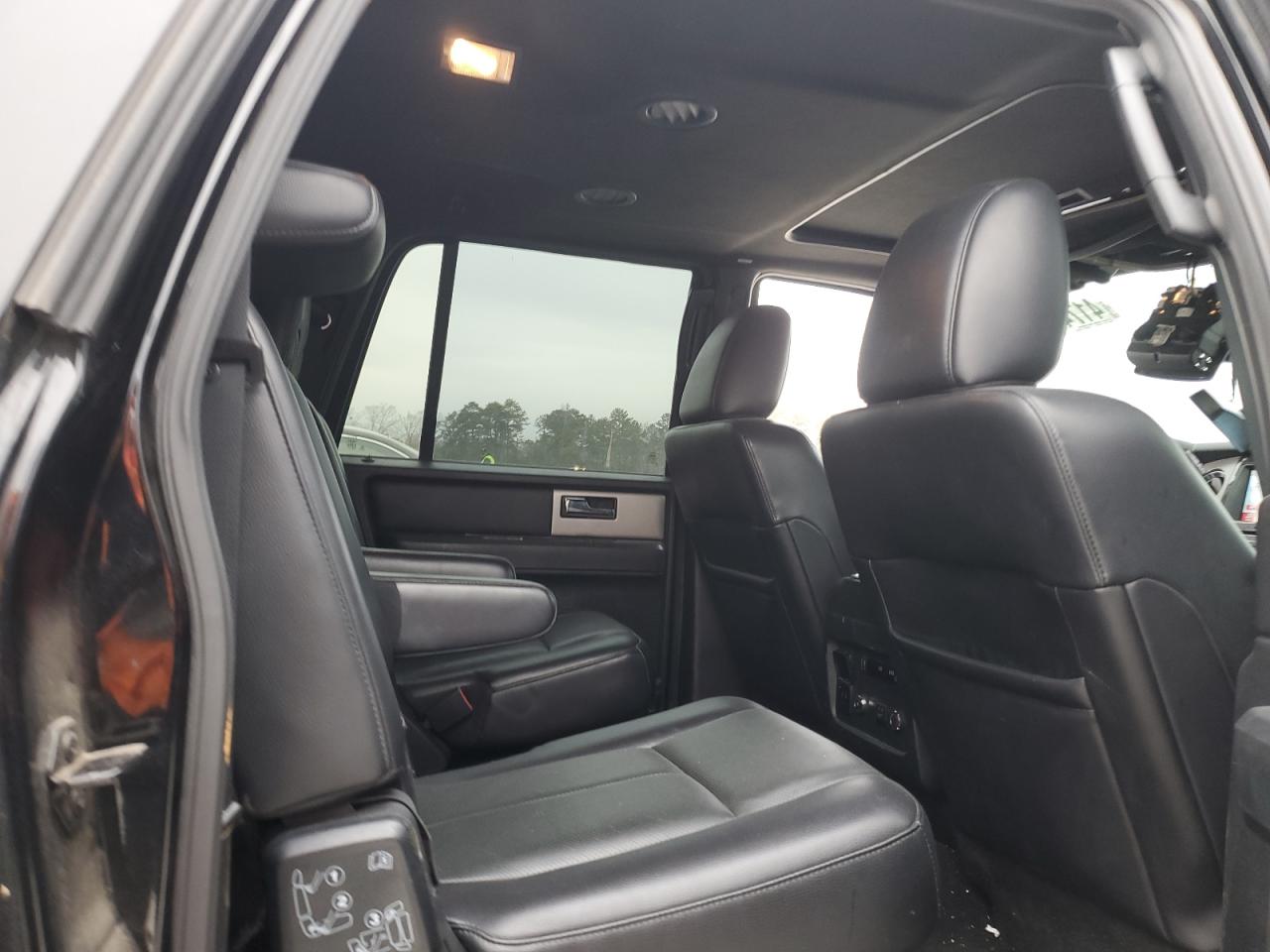 2017 Ford Expedition - Image 11