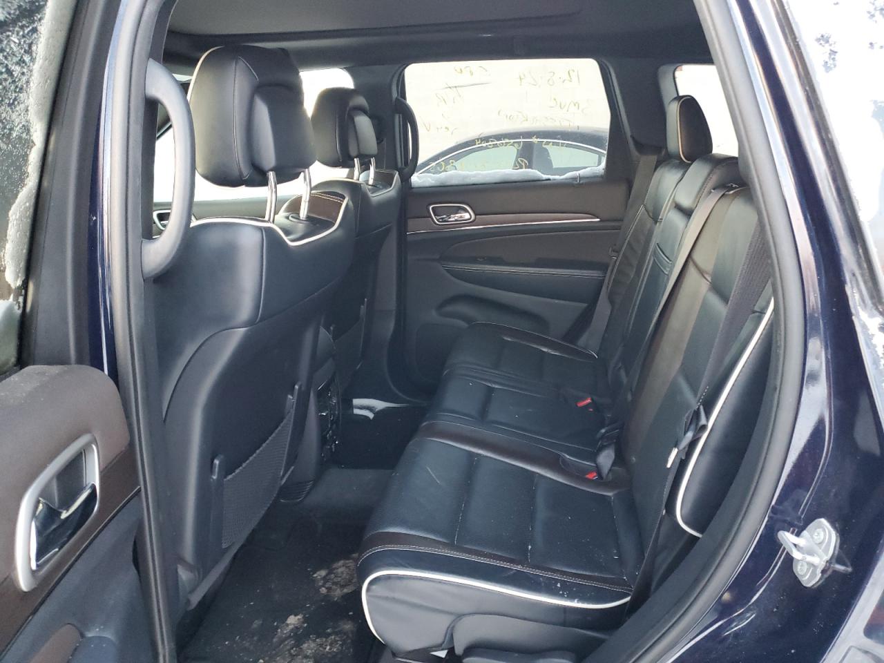 2017 Jeep Grand Cherokee - Image 11