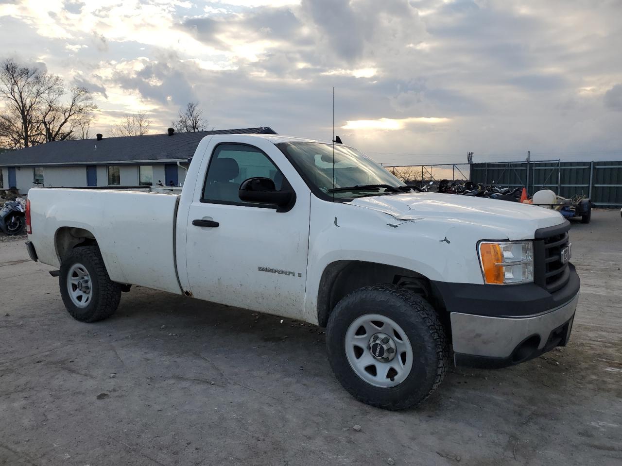 2007 GMC Sierra - Image 4