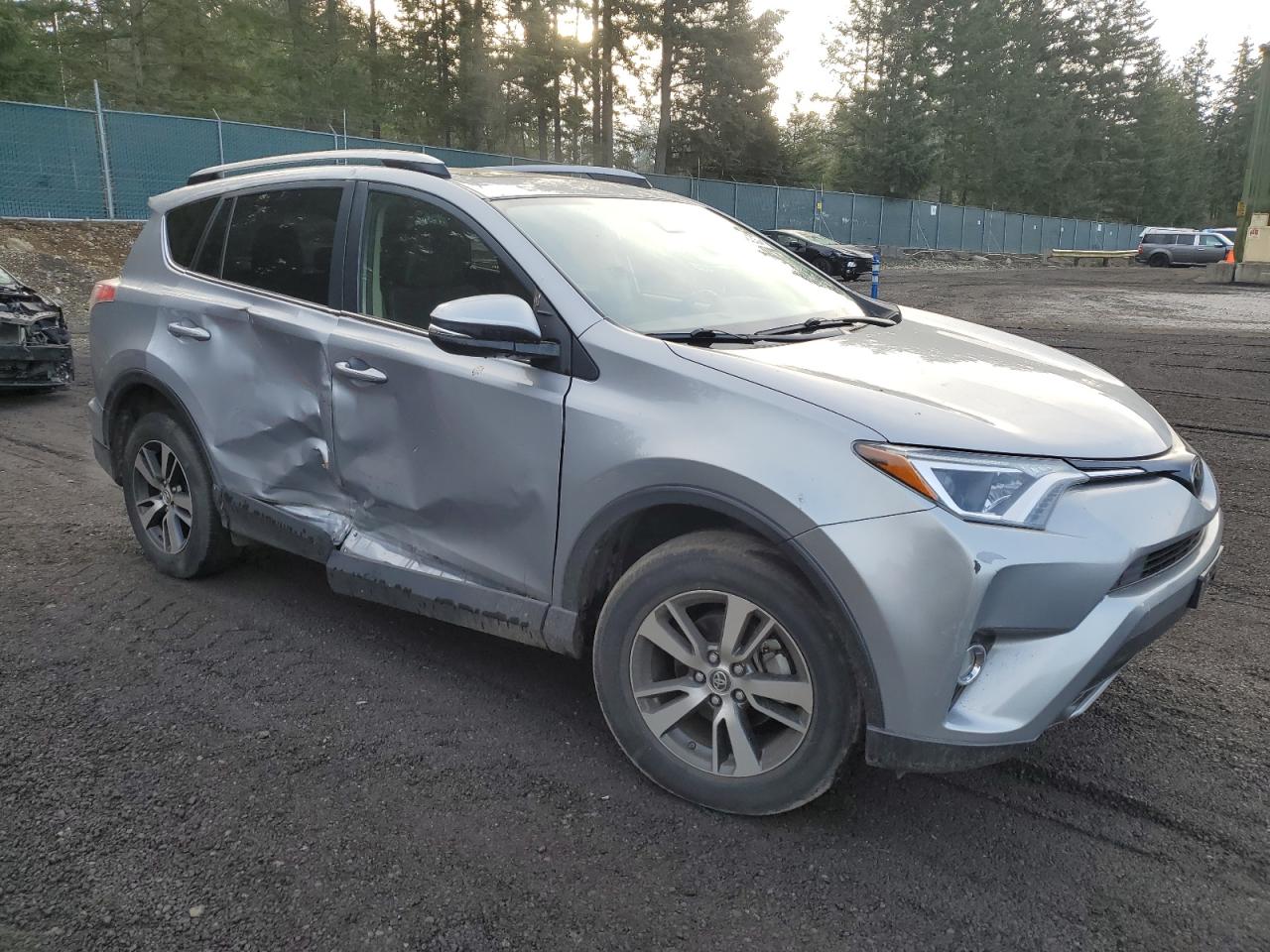2018 Toyota RAV 4 - Image 4