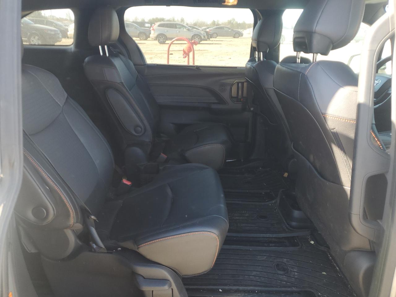 2022 Toyota Sienna - Image 11