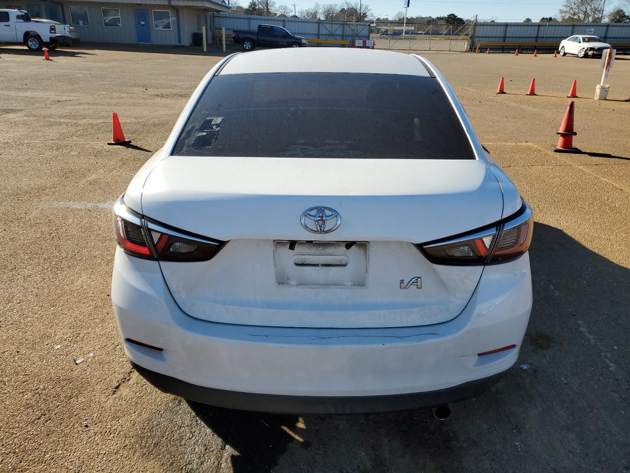 2017 Toyota Yaris - Image 6
