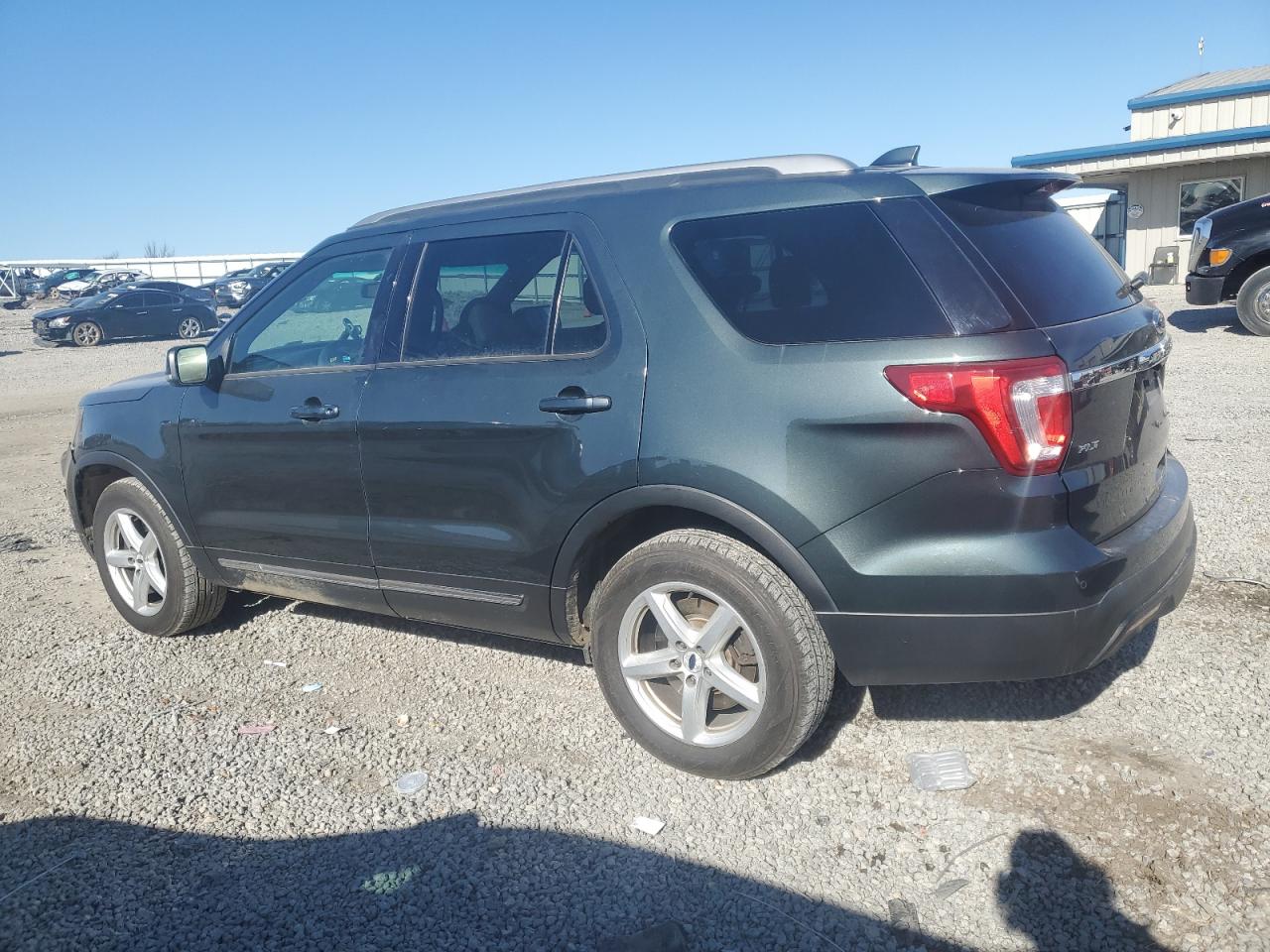 2016 Ford Explorer - Image 2