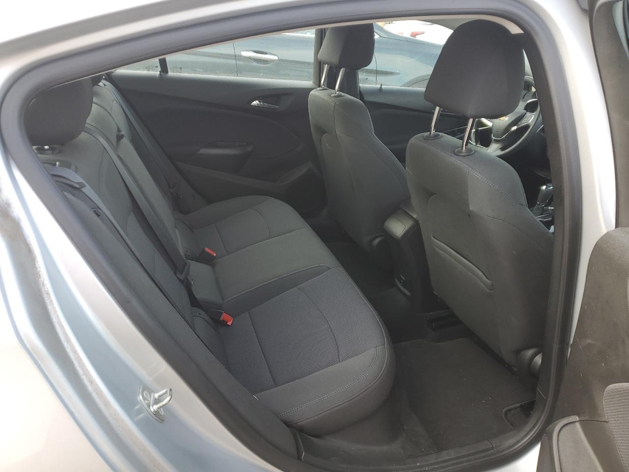 2018 Chevrolet Cruze - Image 10