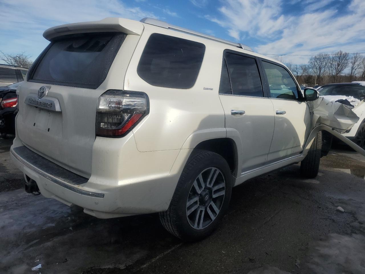 2017 Toyota 4Runner - Image 3