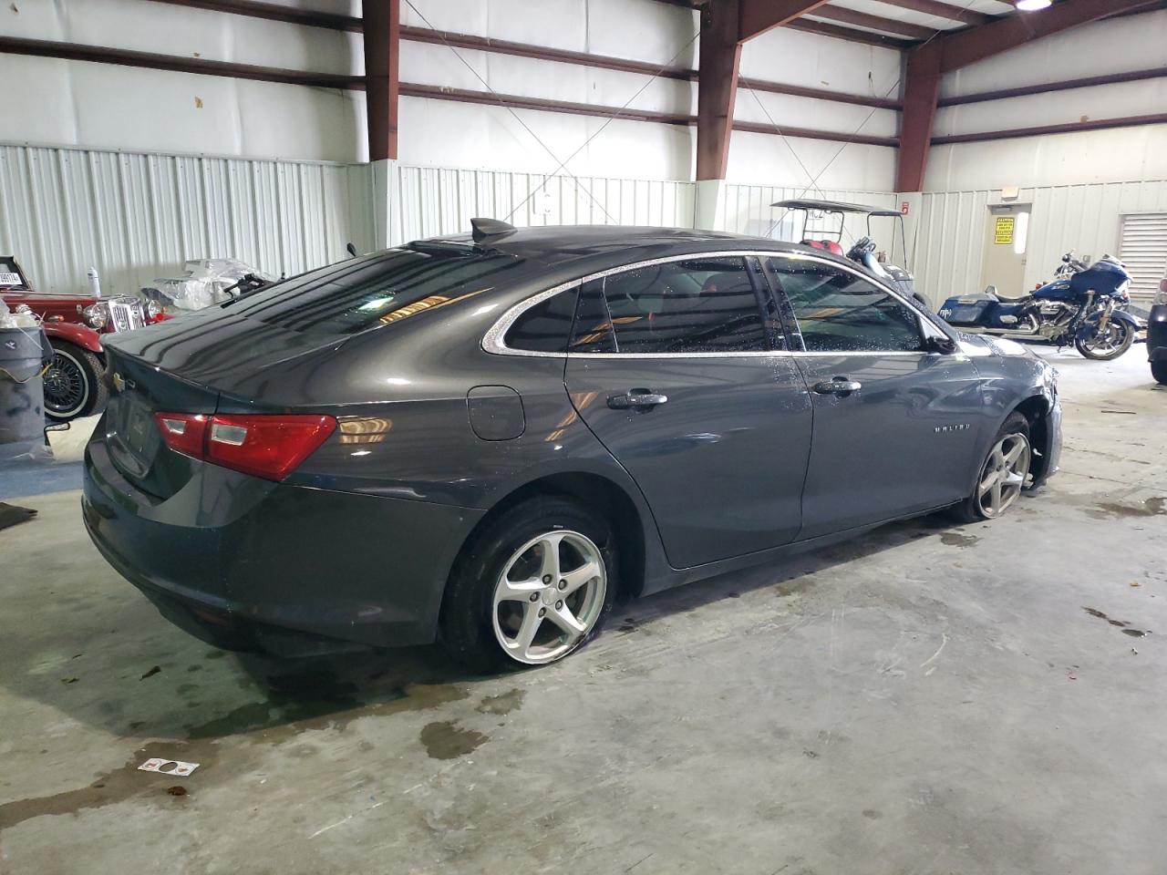 2017 Chevrolet Malibu - Image 3