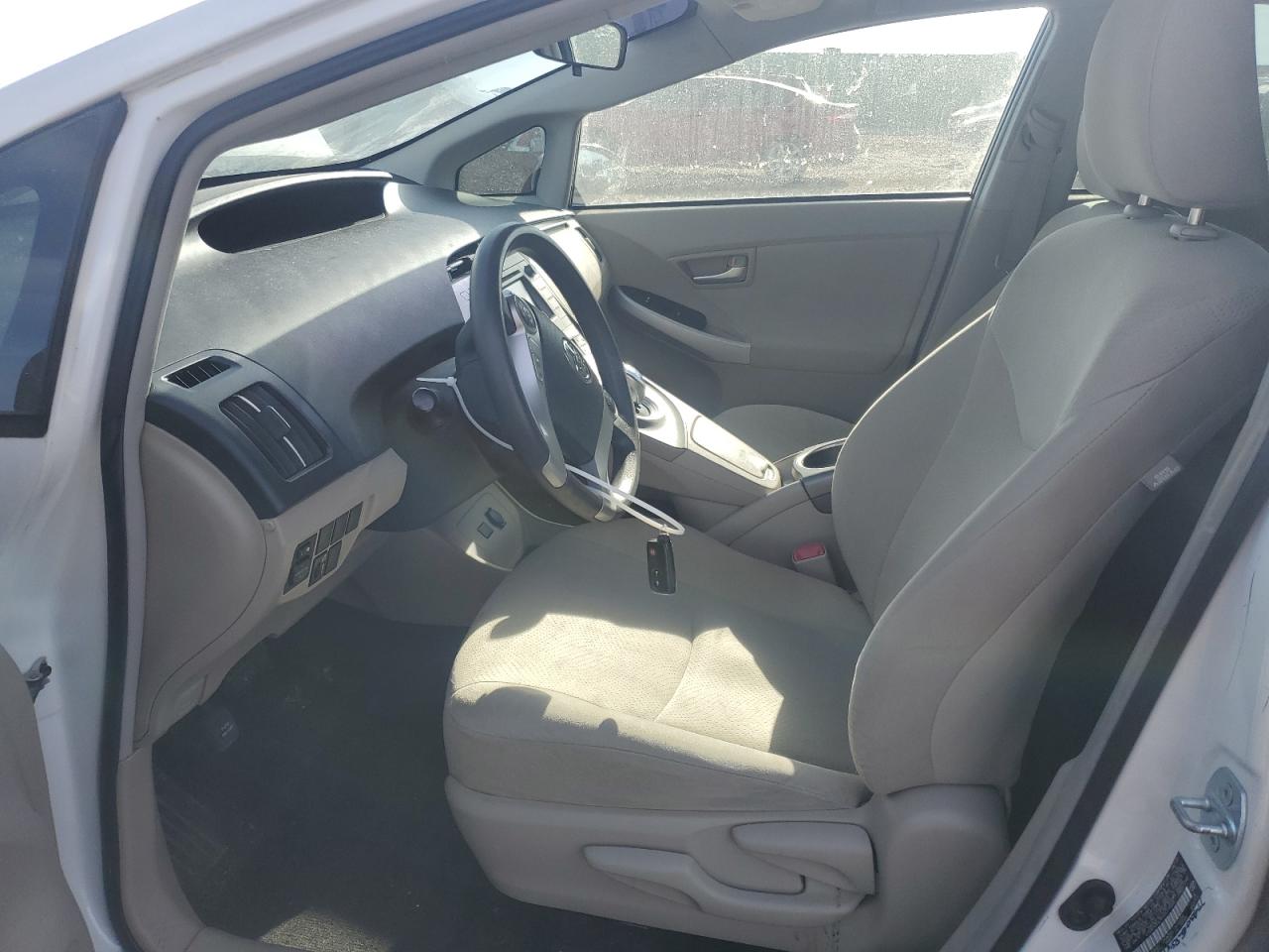 2012 Toyota Prius - Image 7
