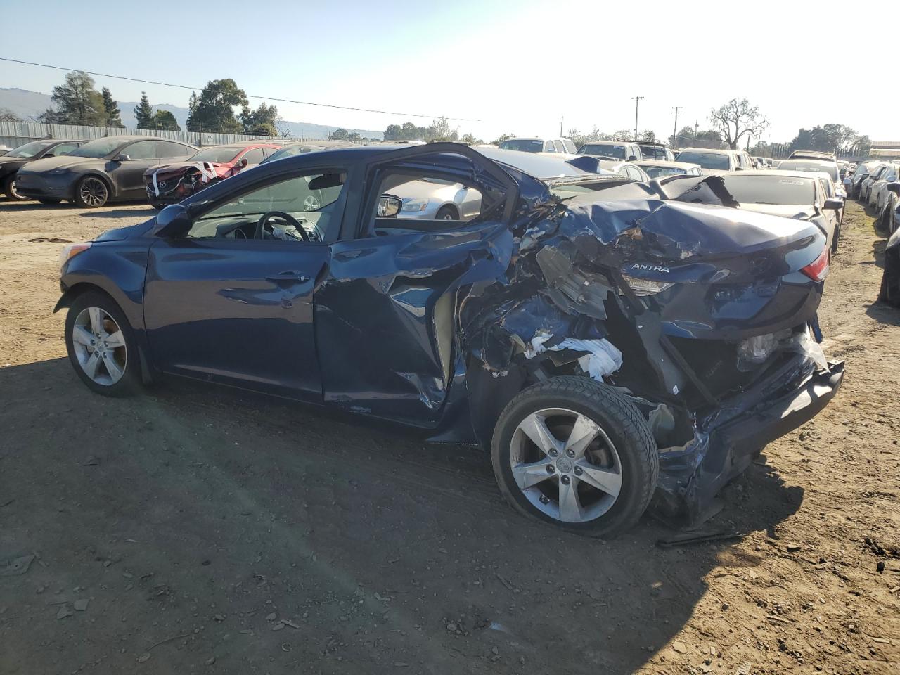 2013 Hyundai Elantra - Image 2