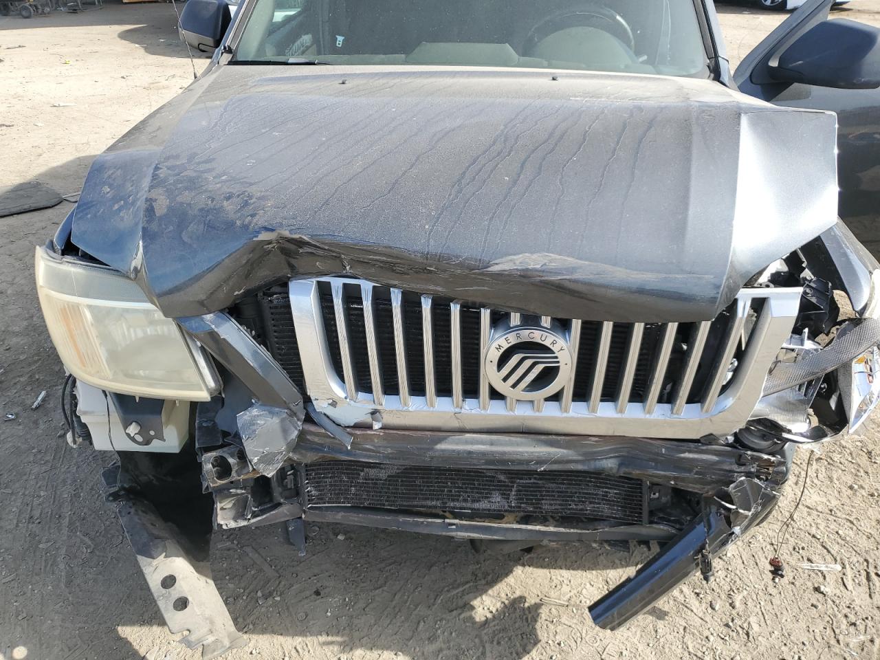 2010 Mercury Mariner - Image 14