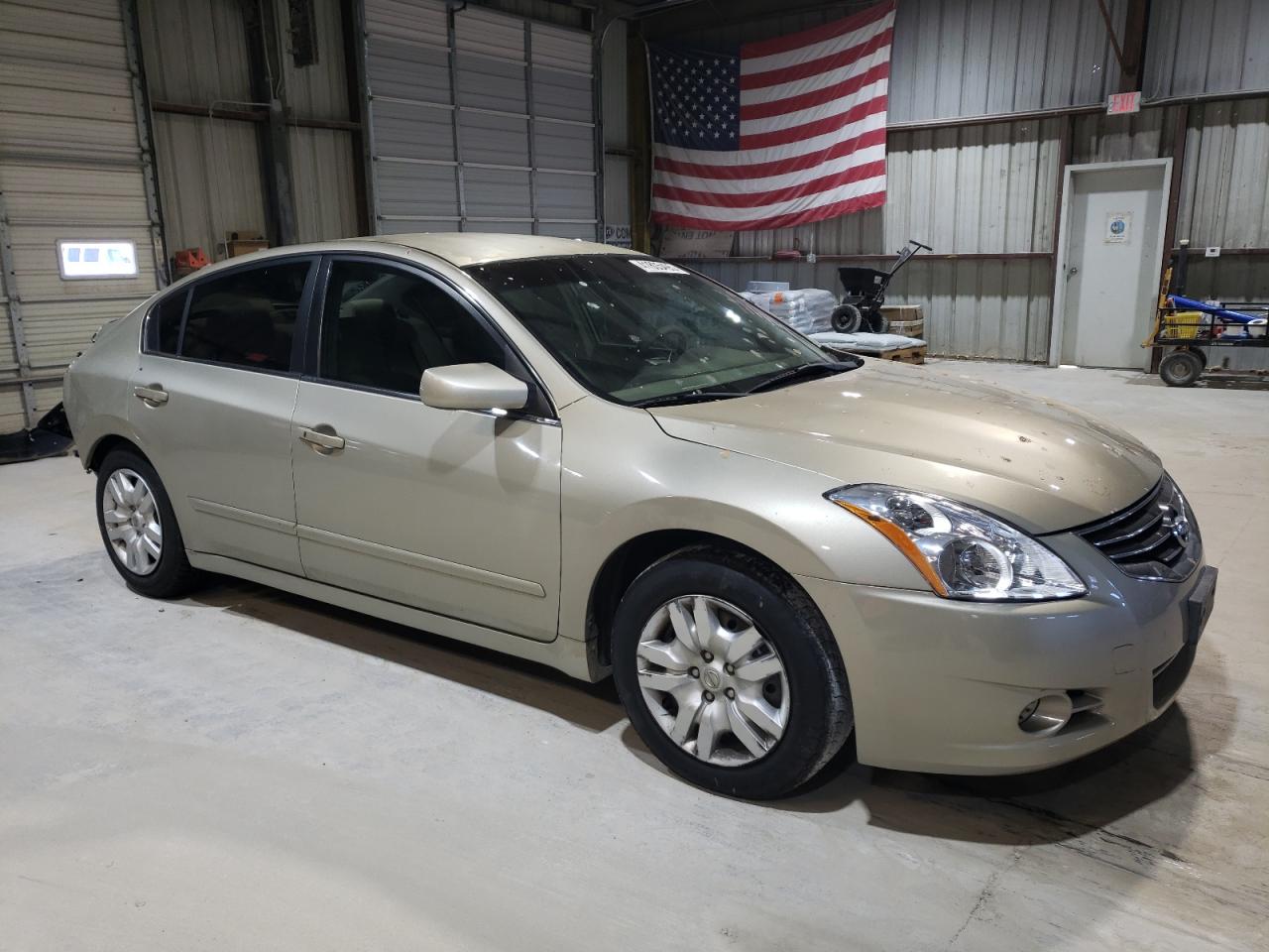 2010 Nissan Altima - Image 4