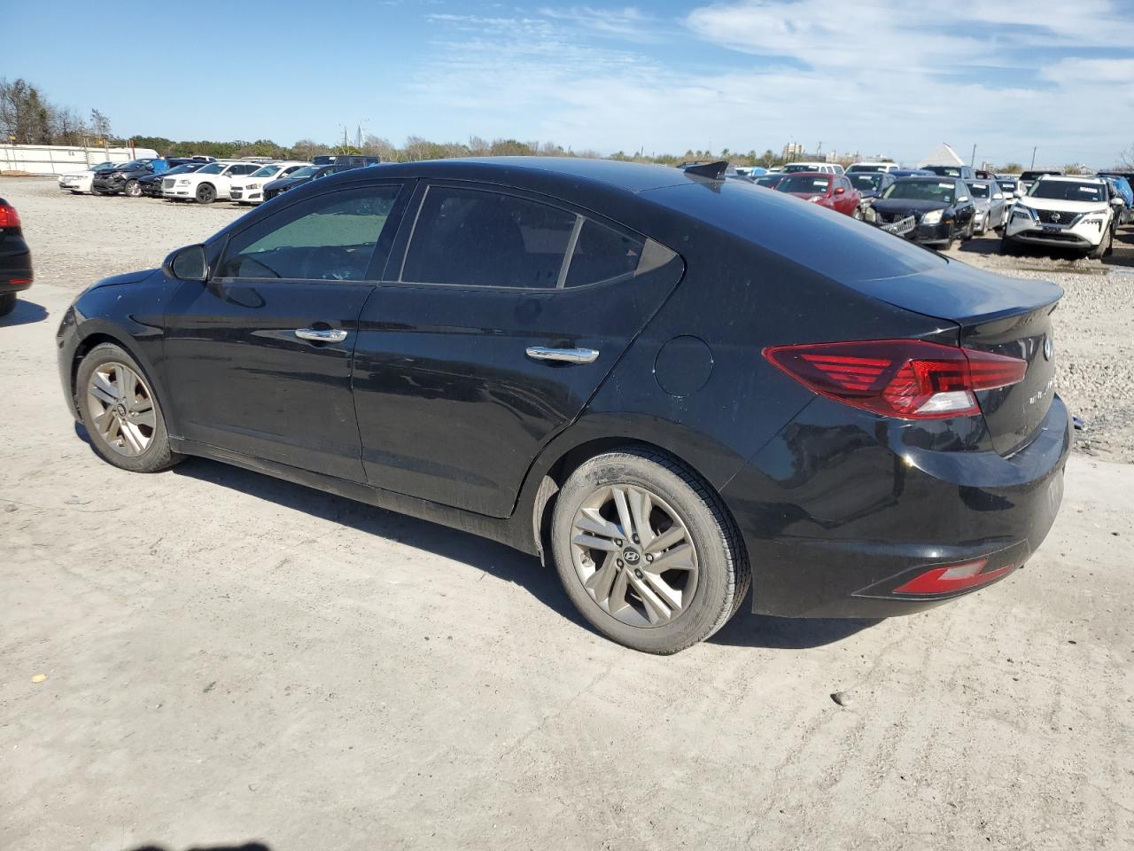 2019 Hyundai Elantra - Image 2
