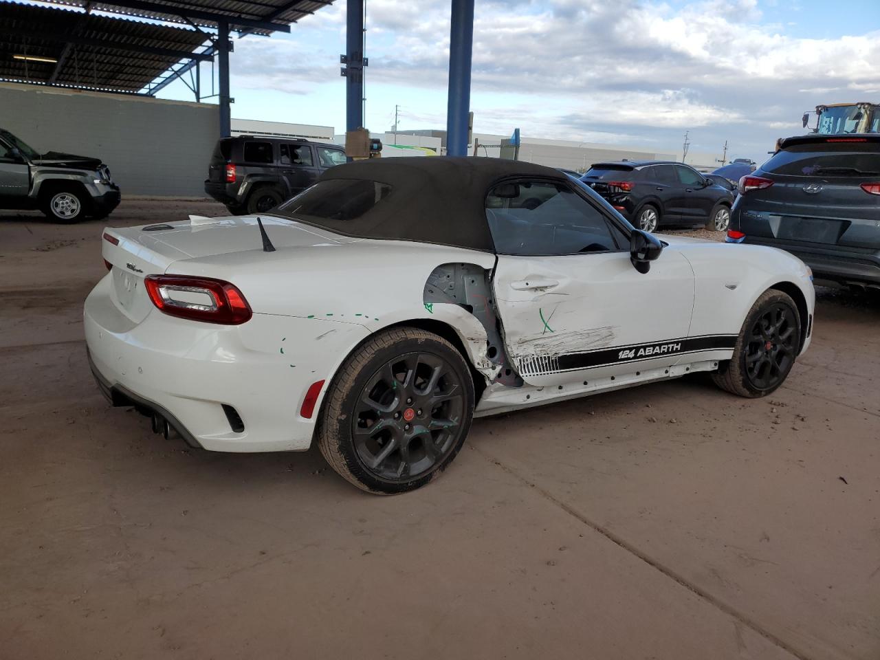 2018 Fiat 124 Spider - Image 3