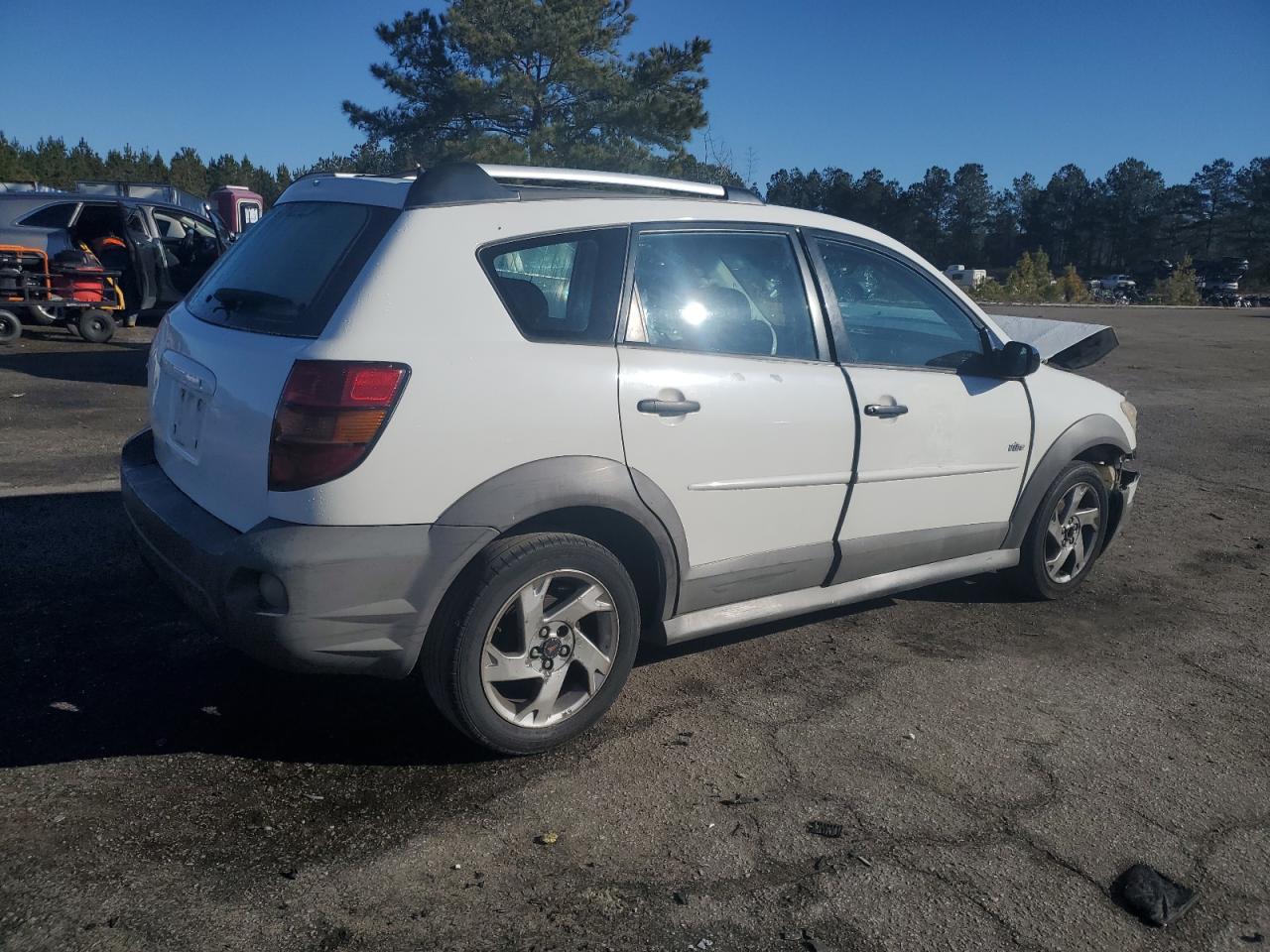 2004 Pontiac Vibe - Image 3