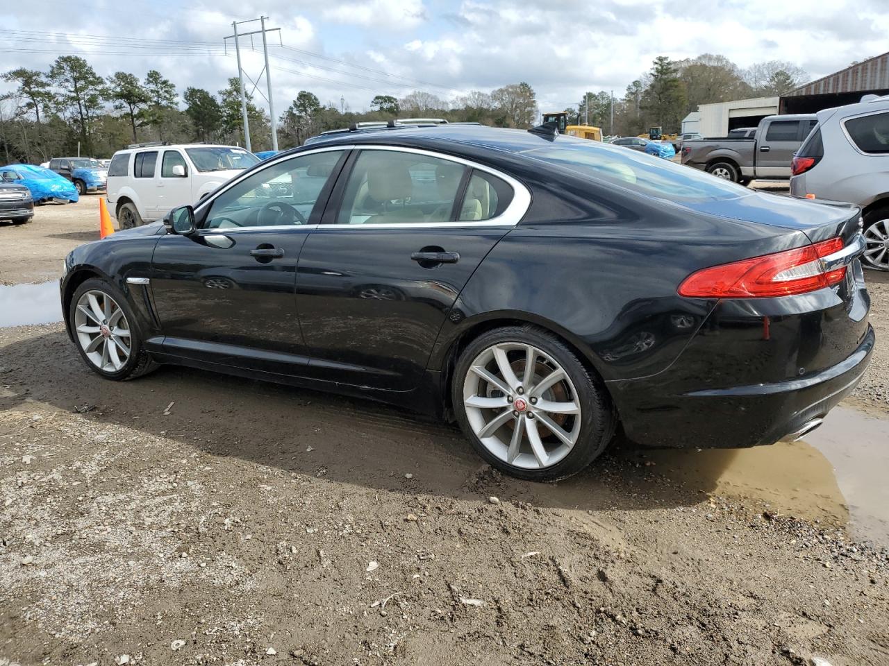 2014 Jaguar XF - Image 2