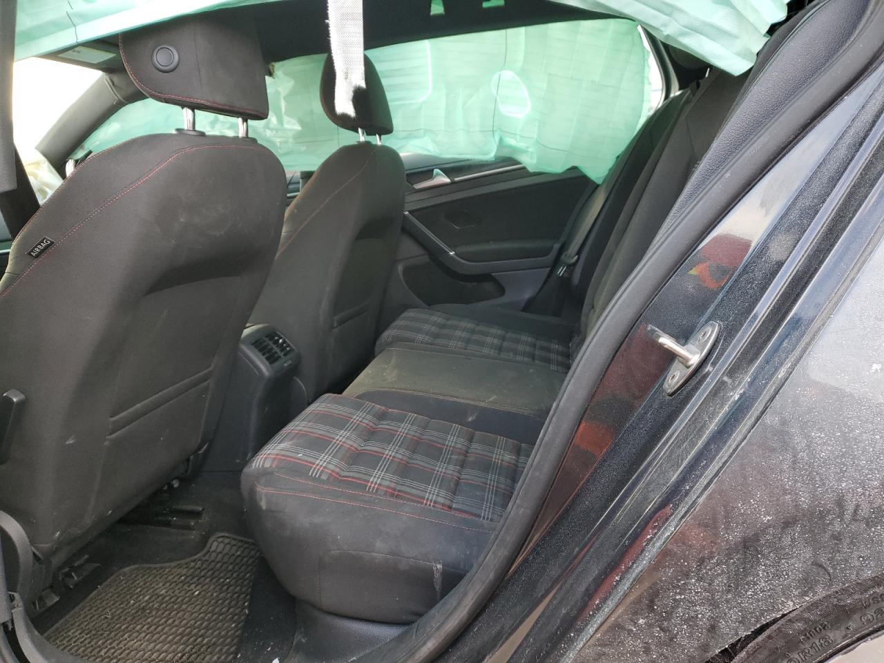 2017 Volkswagen GTI - Image 10