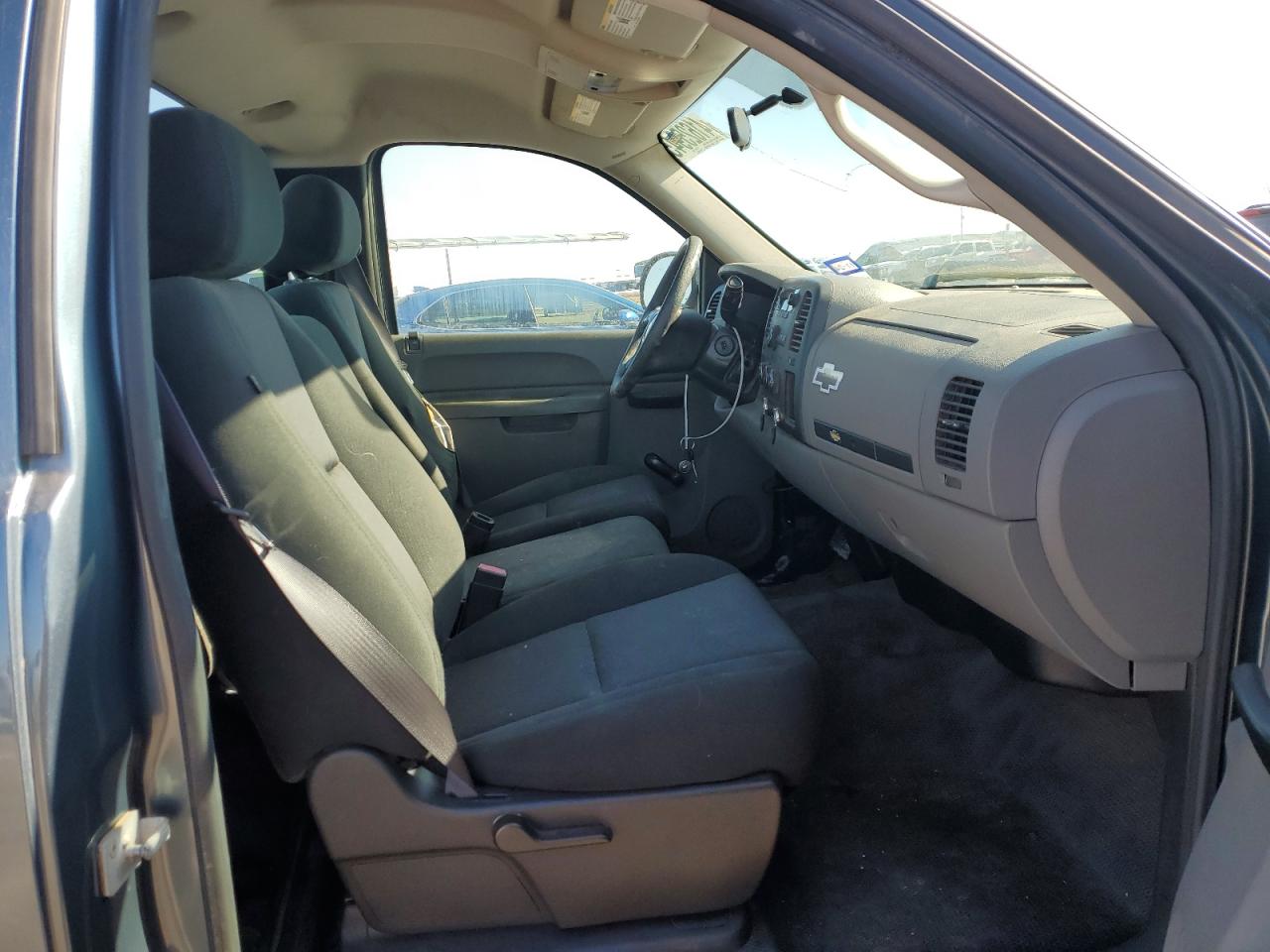 2012 Chevrolet Silverado - Image 11