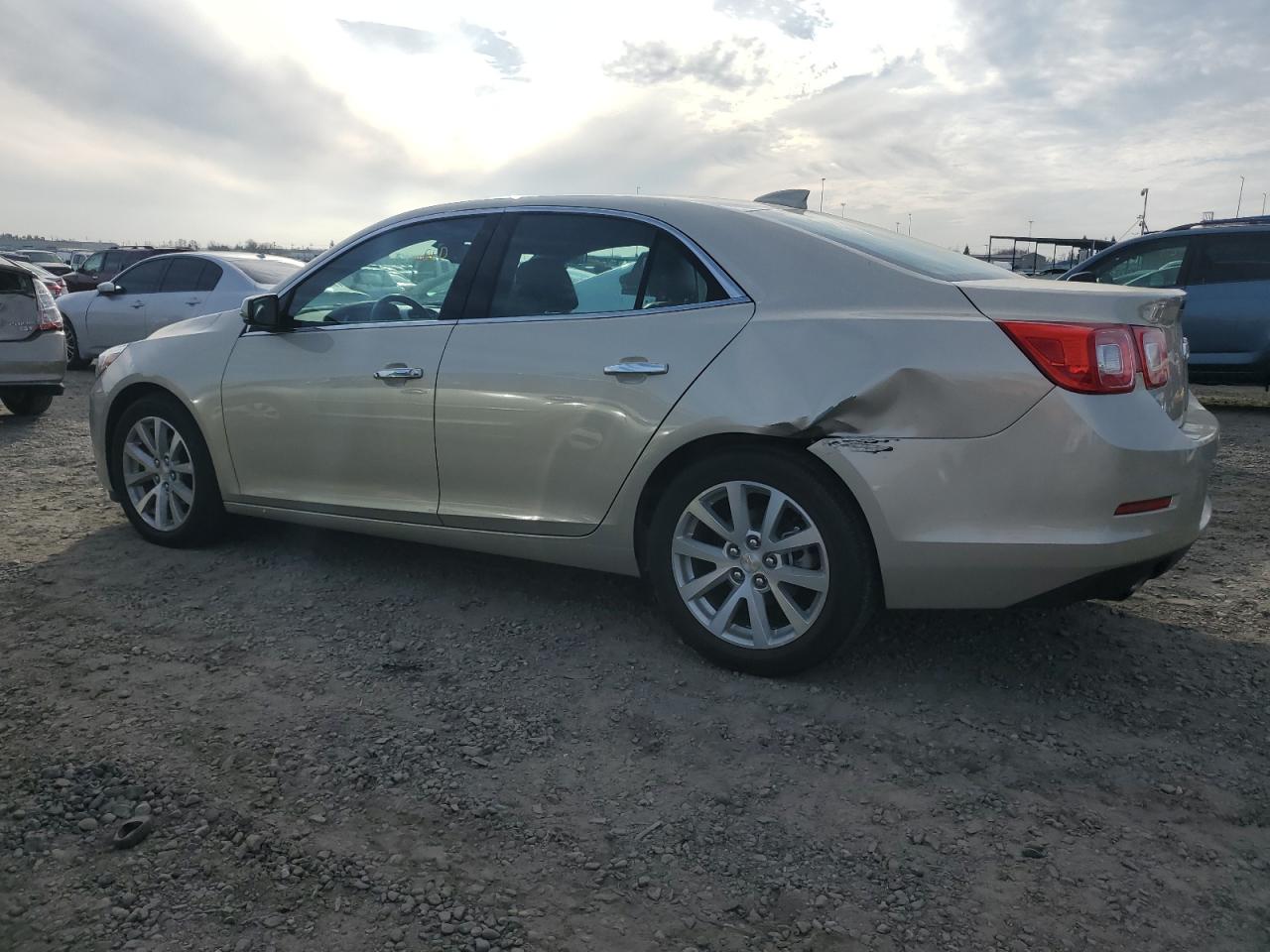 2016 Chevrolet Malibu - Image 2