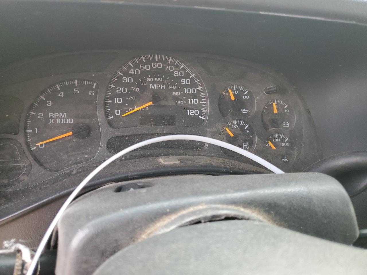 2003 Chevrolet Silverado - Image 9