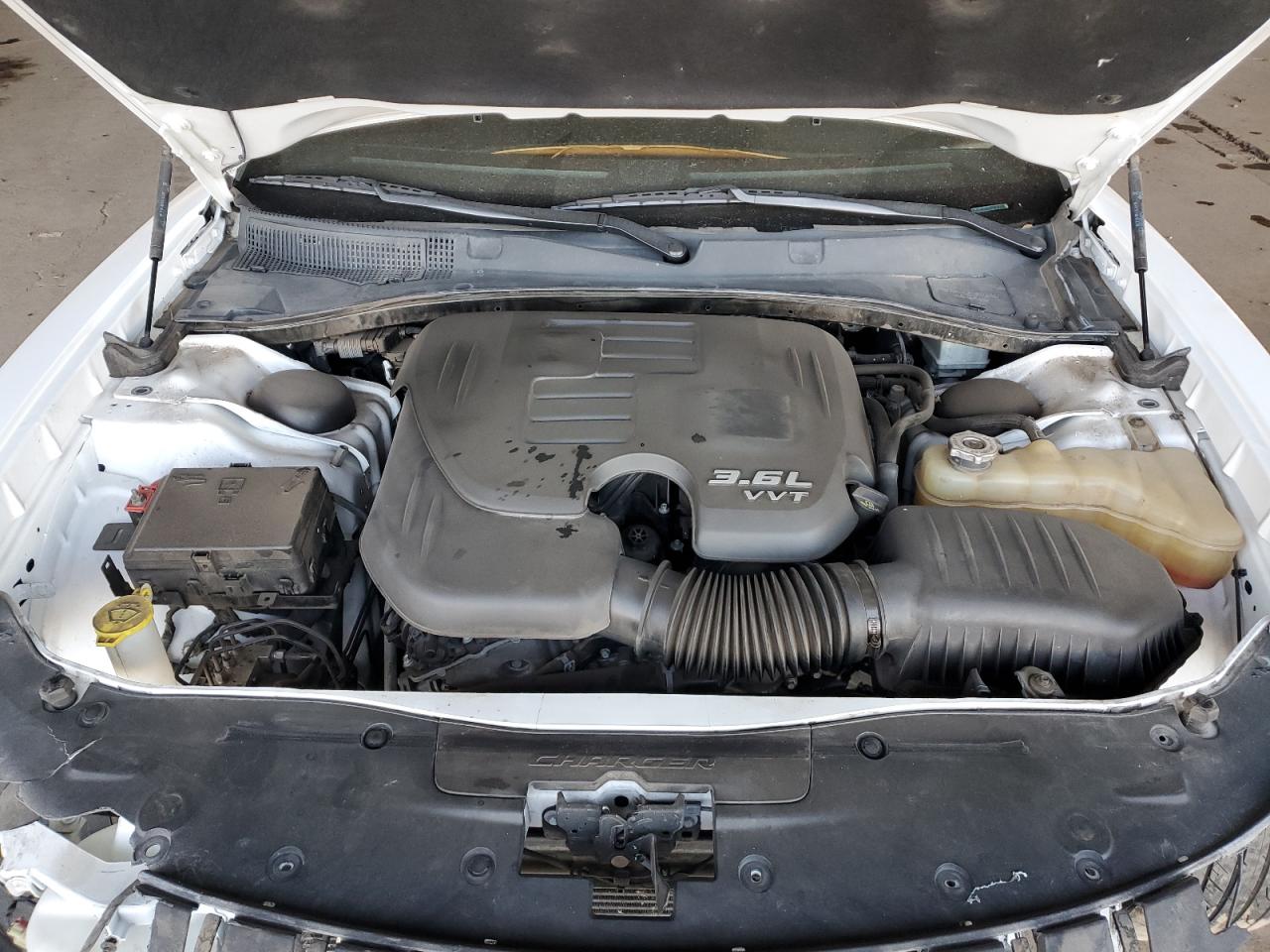 2017 Dodge Charger - Image 11