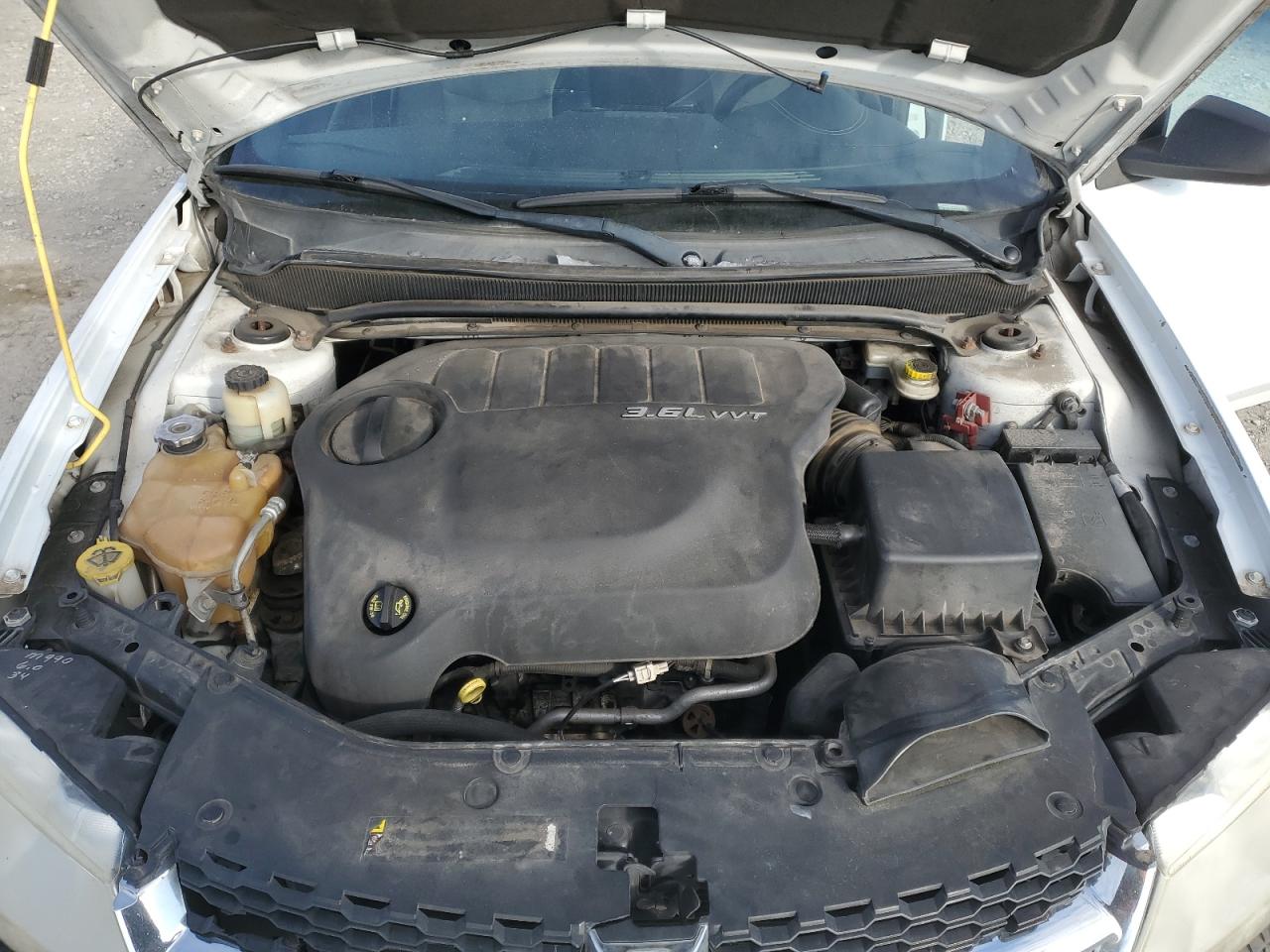2013 Dodge Avenger - Image 12