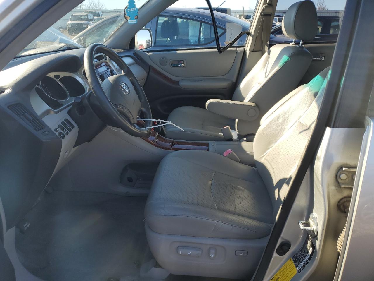 2004 Toyota Highlander - Image 7