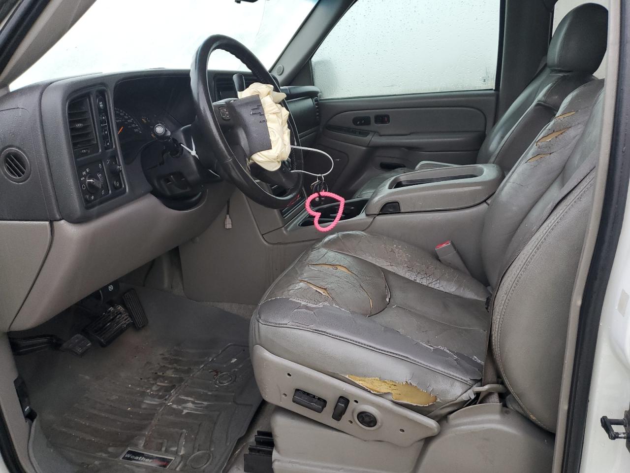 2004 Chevrolet Suburban K1500 VIN: 3GNFK16Z64G108020 Lot: 43132865