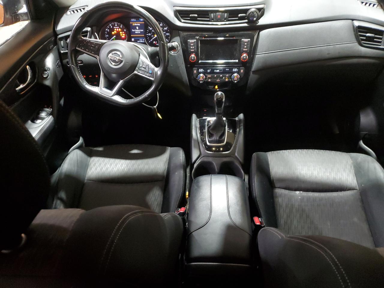 2019 Nissan Rogue - Image 8
