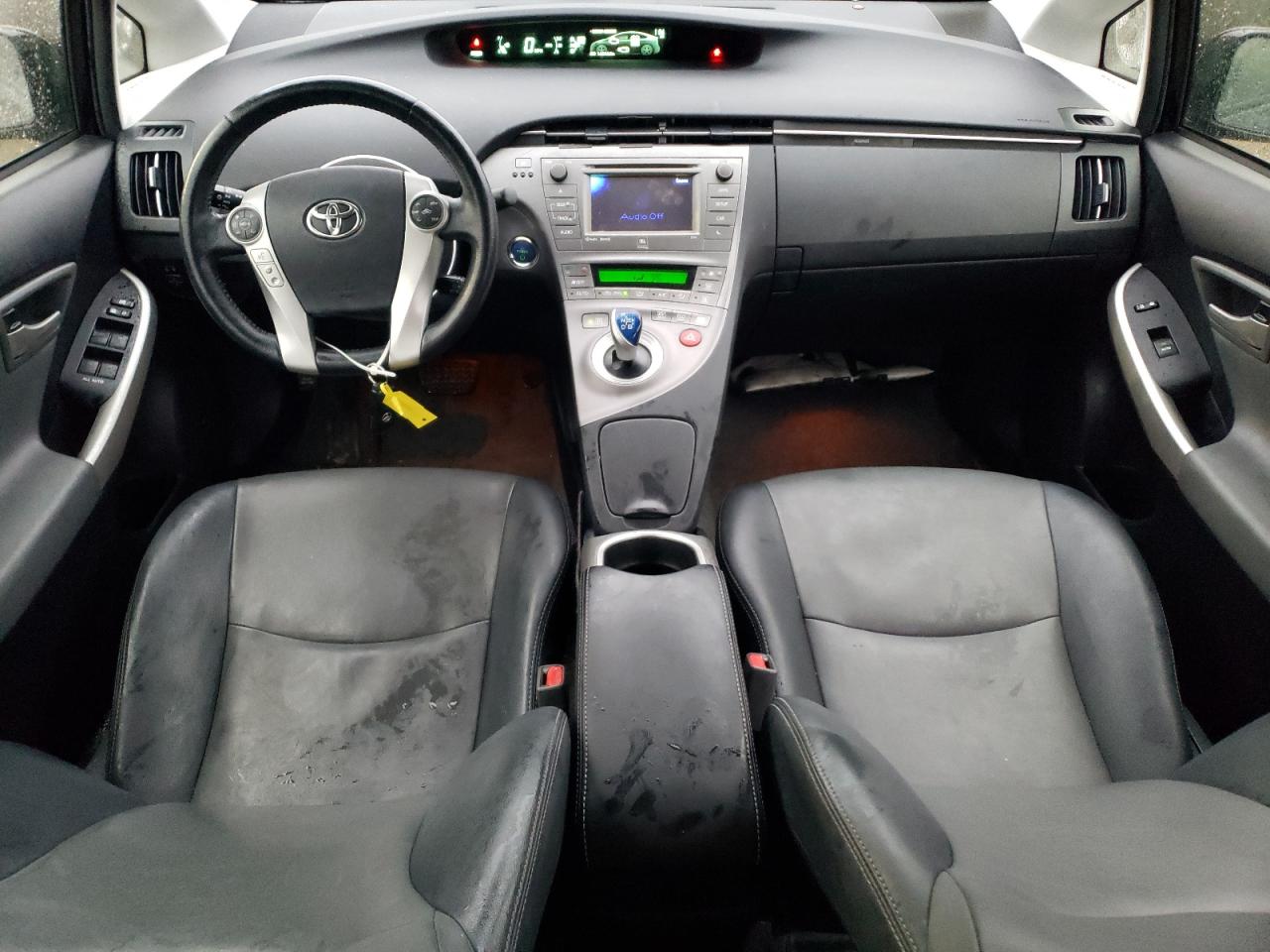 2015 Toyota Prius - Image 8