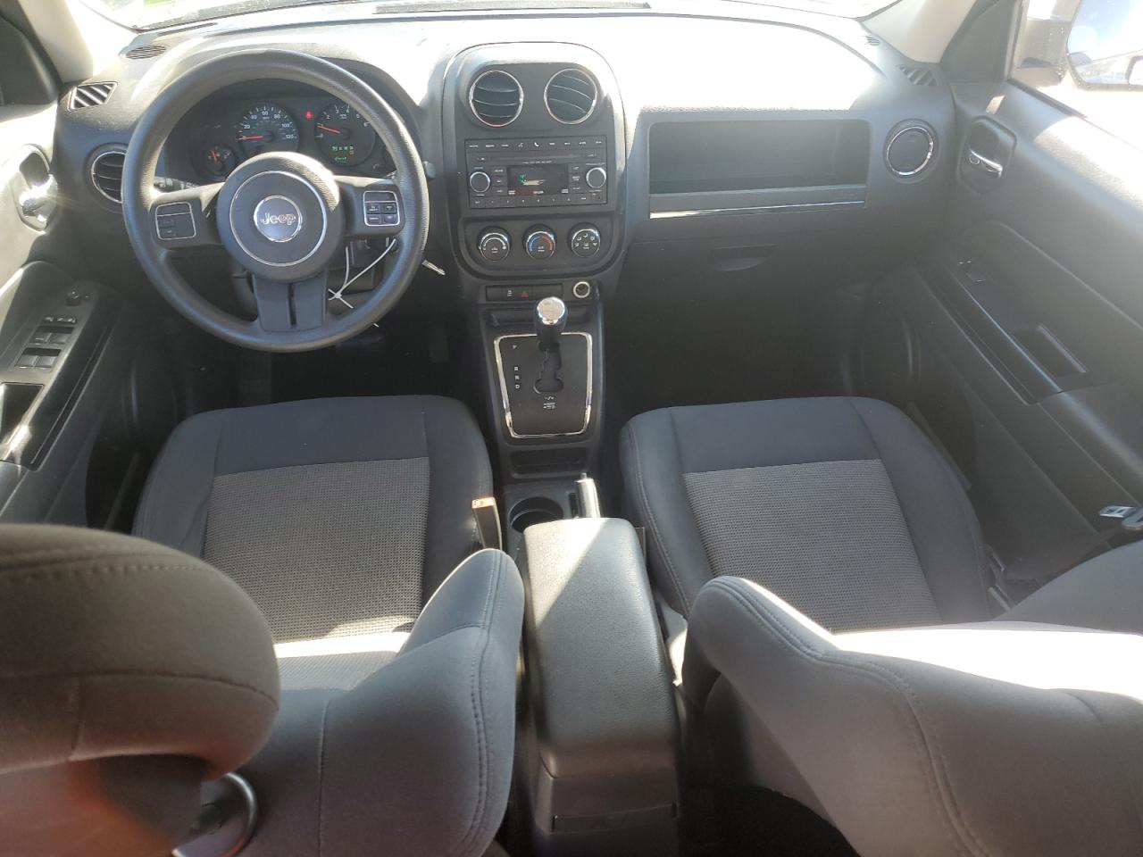 2012 Jeep Liberty (Patriot) - Image 8