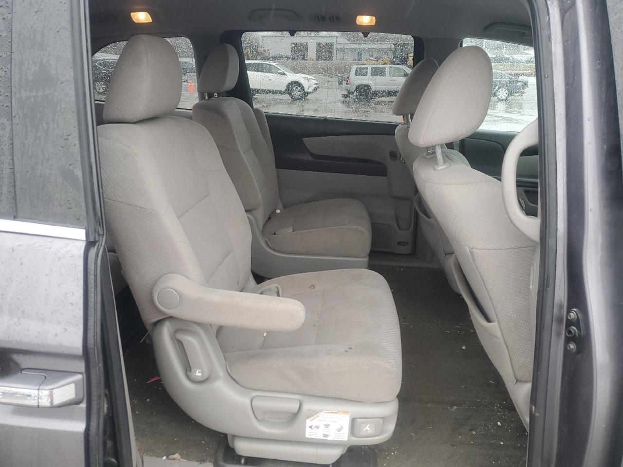 2015 Honda Odyssey - Image 11