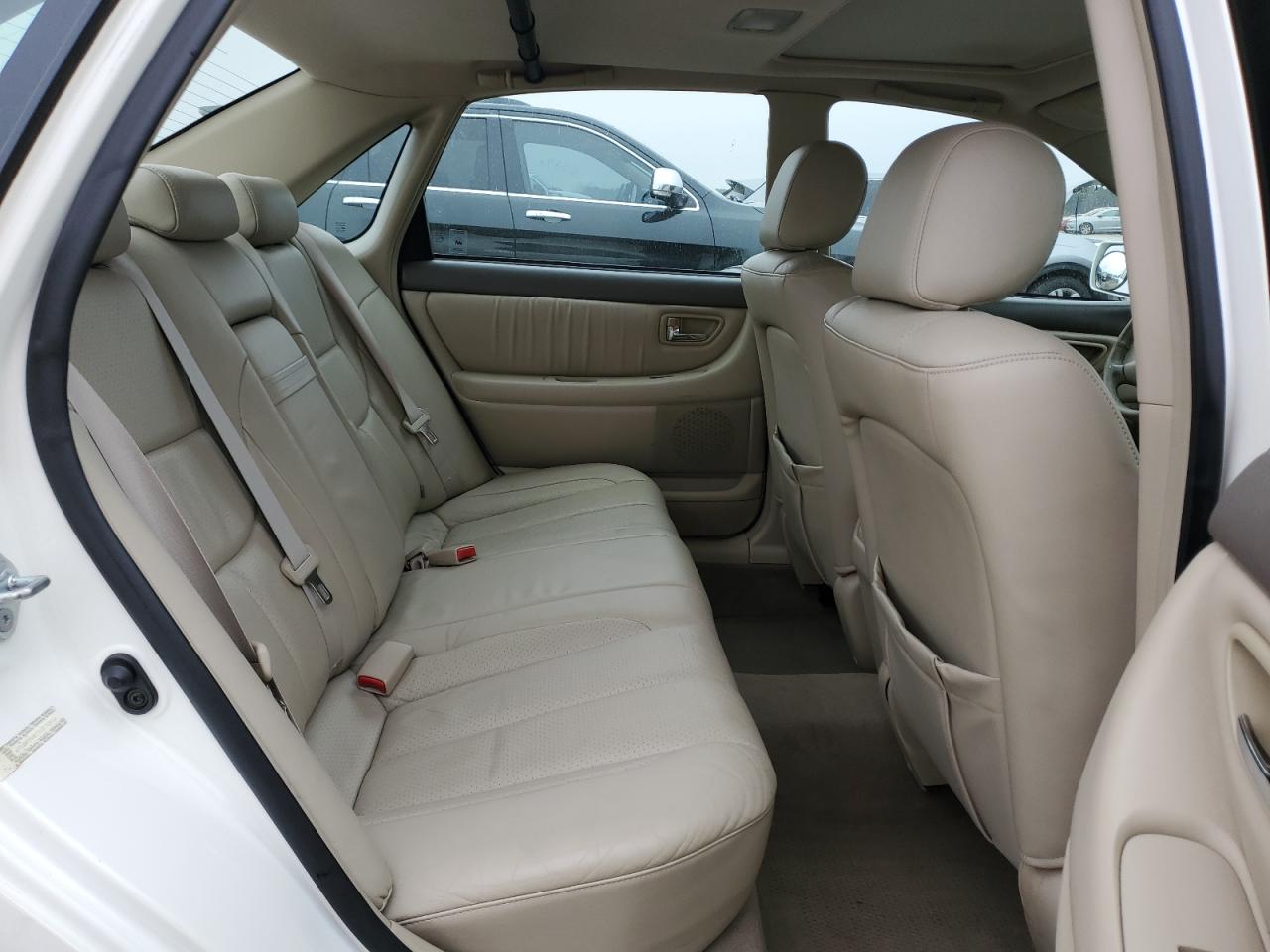 2003 Toyota Avalon - Image 10