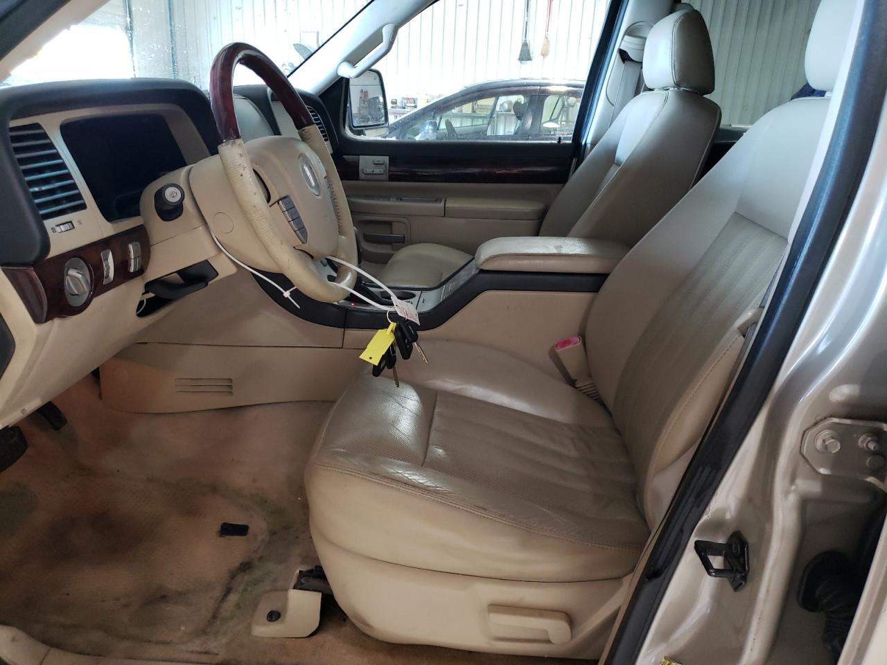 2005 Lincoln Aviator - Image 7