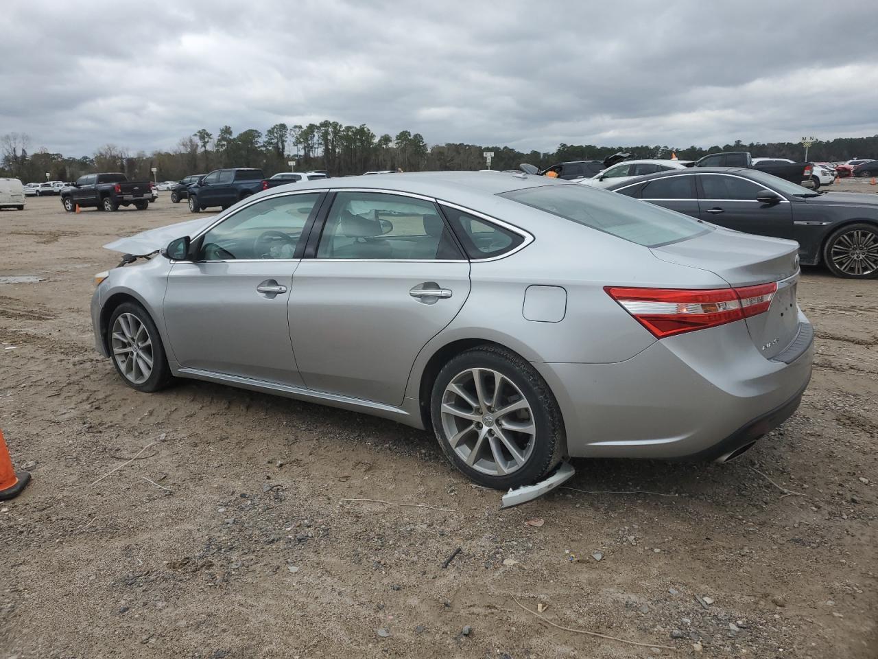 4T1BK1EB7FU177161 2015 TOYOTA AVALON - Image 2