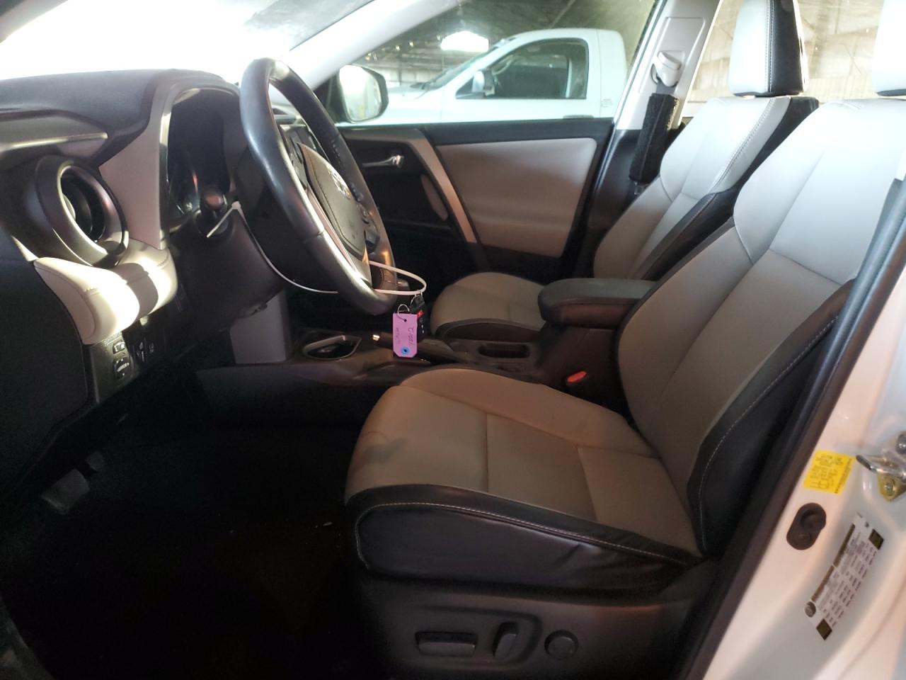 2017 Toyota RAV 4 - Image 7