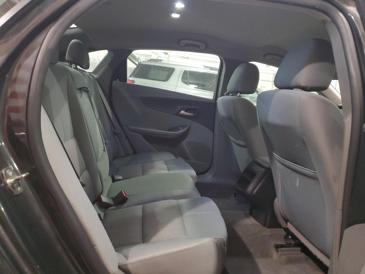 2015 Chevrolet Impala - Image 10