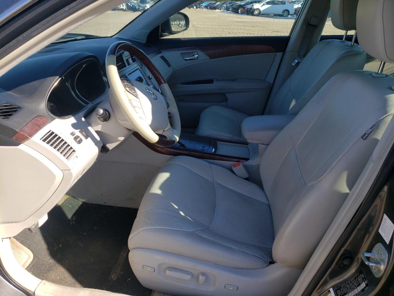 2011 Toyota Avalon - Image 7