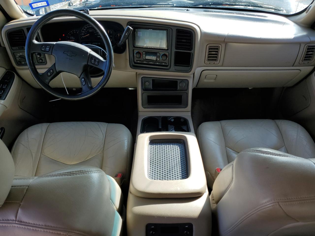 2003 Chevrolet Suburban - Image 8