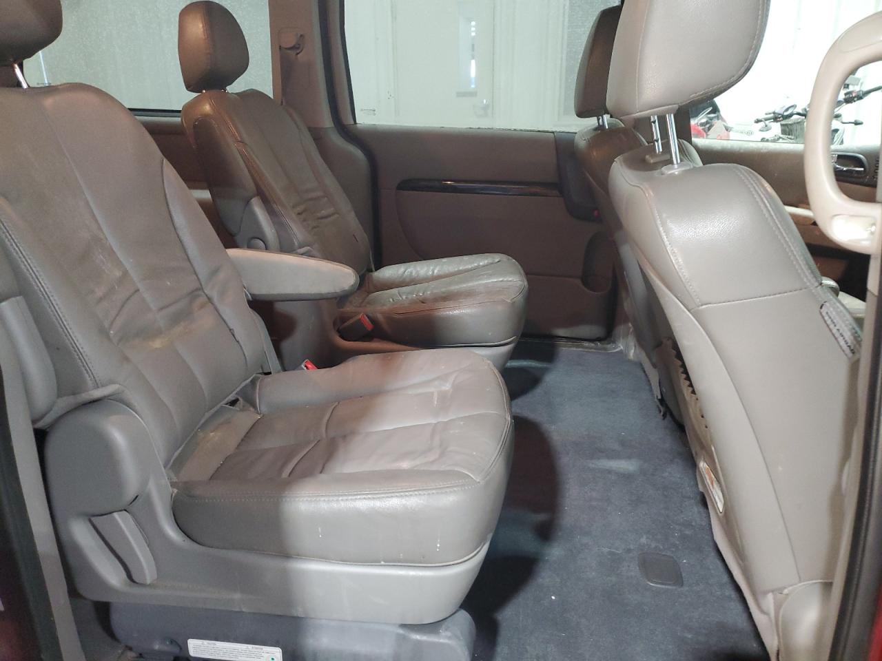 2014 Kia Sedona - Image 11