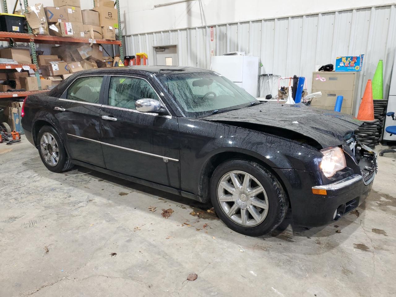 2010 Chrysler 300 - Image 4